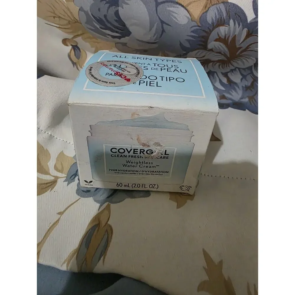 CoverGirl Clean Fresh Weightless Water Cream Hydrating Moisturizer 60mL